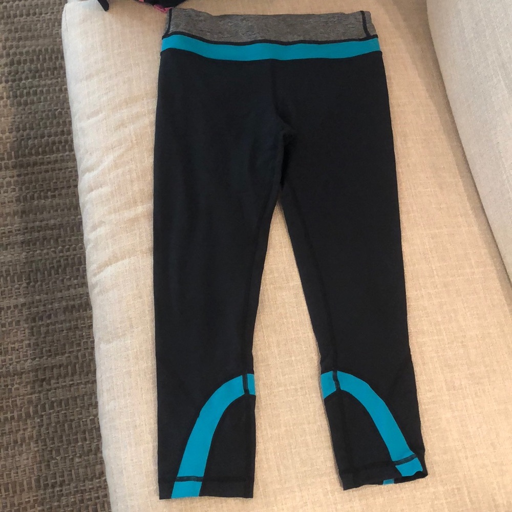 Lulu lemon athletica knee length leggings
